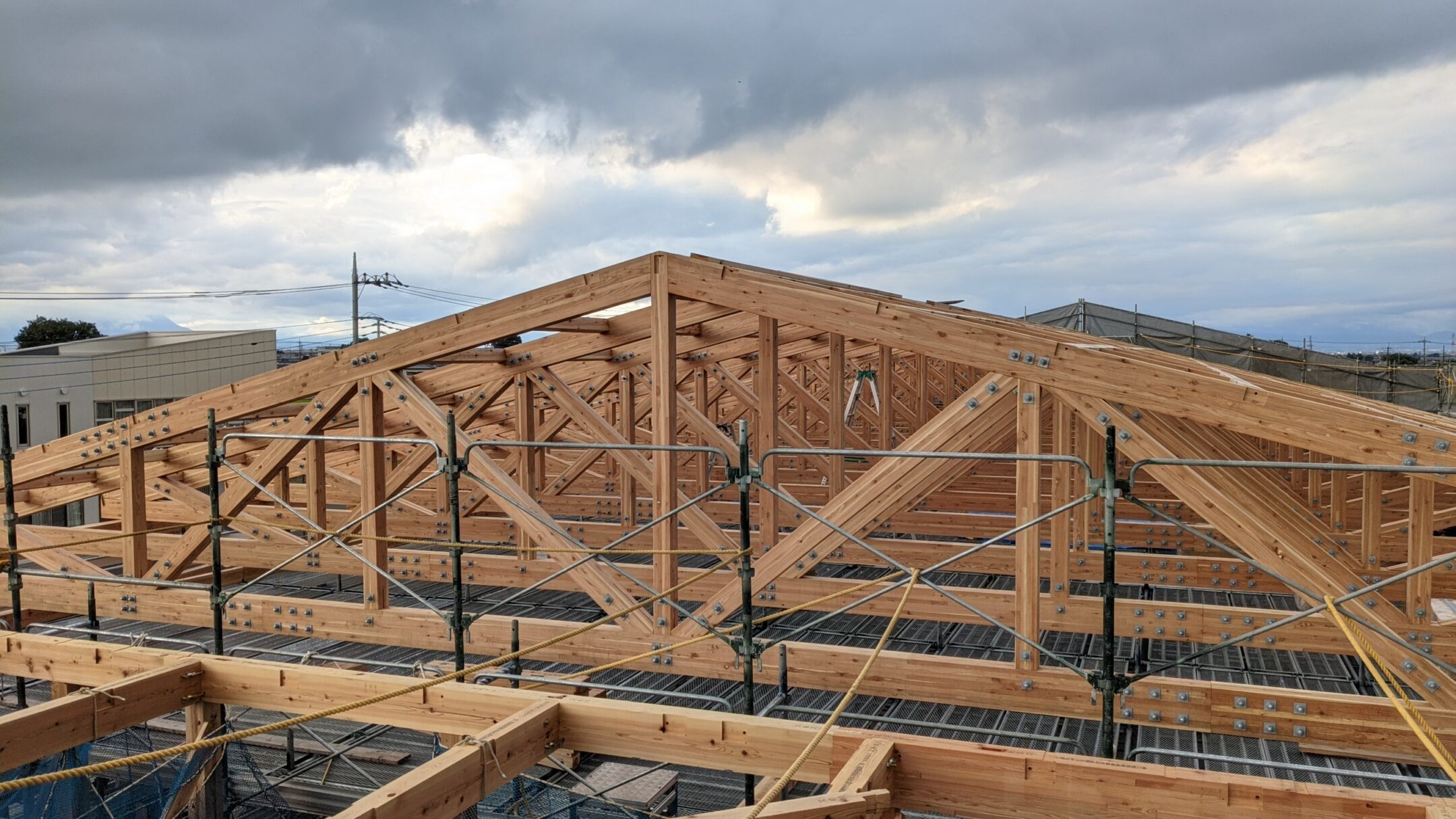 某体育館（トラススパン18ｍ）施工中